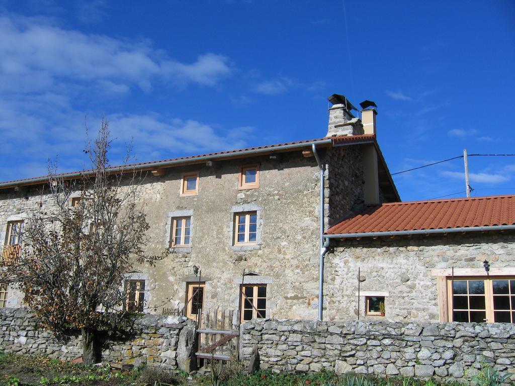 Bed and Breakfast La Ferme Des Genets Medeyrolles Exterior foto