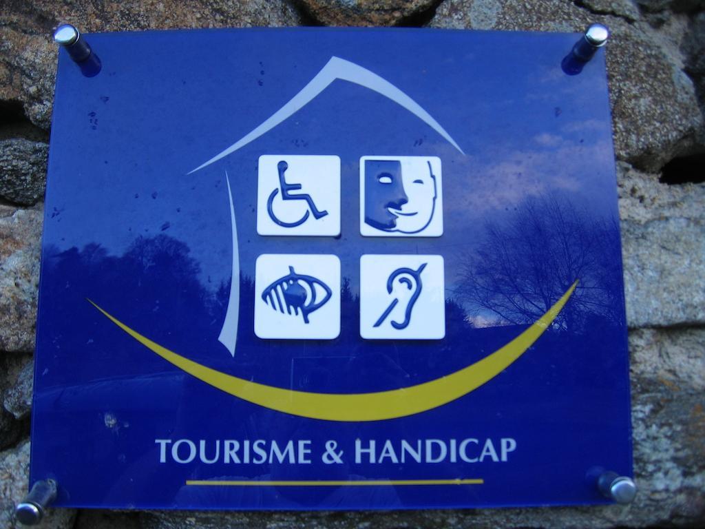 Bed and Breakfast La Ferme Des Genets Medeyrolles Exterior foto